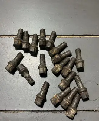 Audi A4 S4 B6 8E 8H Nuts/bolts 
