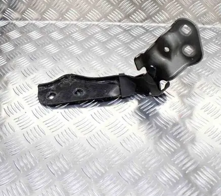 Engine bonnet/hood hinges