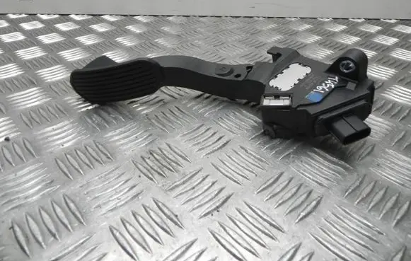 Toyota Corolla E160 E170 Accelerator throttle pedal 7811002250 T4561