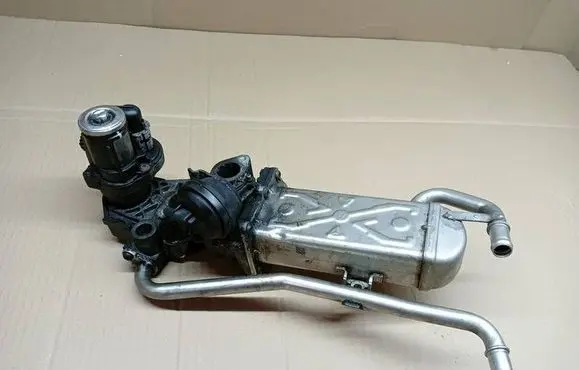 Volkswagen Polo V 6R EGR valve cooler 03P131512D 113712L2
