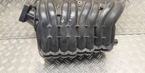 Toyota Avensis T250 Intake manifold