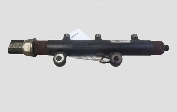 Land Rover Discovery 3 - LR3 Fuel main line pipe A2C270000086