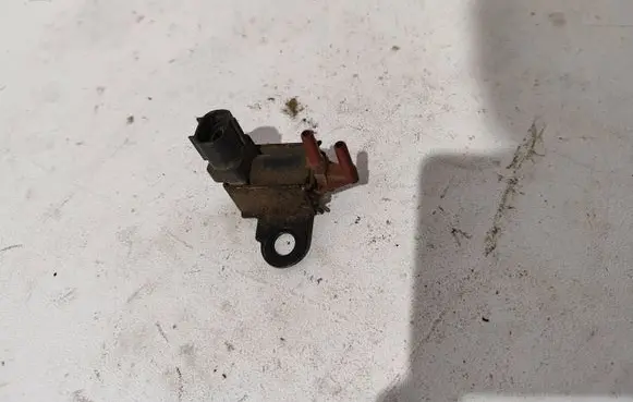 Vacuum valve