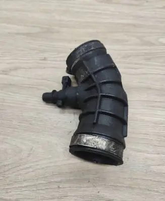 Volvo S80 Turbo air intake inlet pipe/hose 30636854