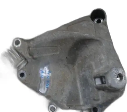 Engine mount bracket