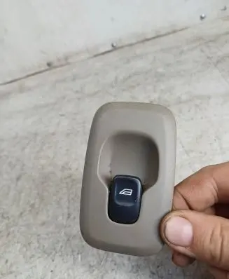 Volvo XC90 Electric window control switch 8685288 02W302