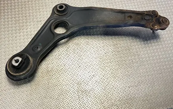 Front lower control arm/wishbone