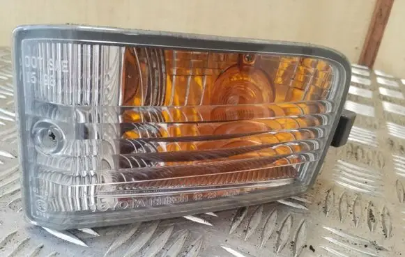 Toyota RAV 4 (XA20) Front indicator light