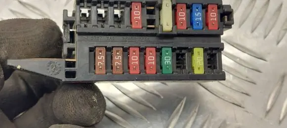 Toyota Auris 150 Fuse module