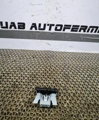 Nissan Qashqai Engine bonnet (hood) release handle