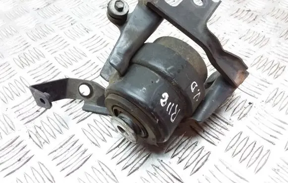 Toyota Corolla Verso AR10 Engine mount bracket