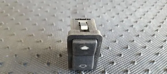 BMW 5 E39 Electric window control switch 8368974