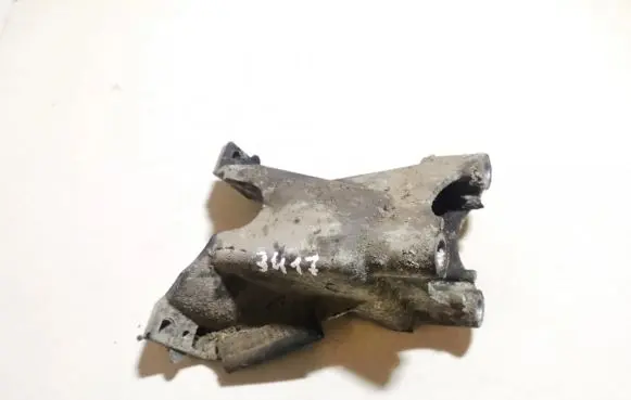 Peugeot Partner Engine mounting bracket