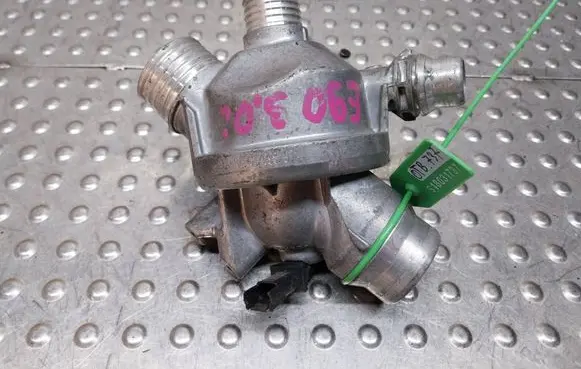 BMW 5 E60 E61 Thermostat/thermostat housing S18031737 11997710