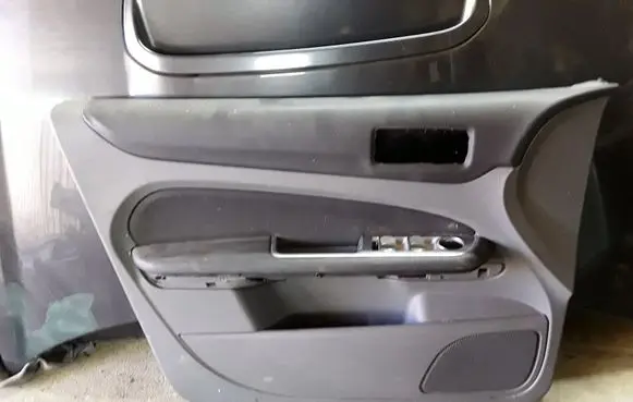 Ford Focus Front door card panel trim