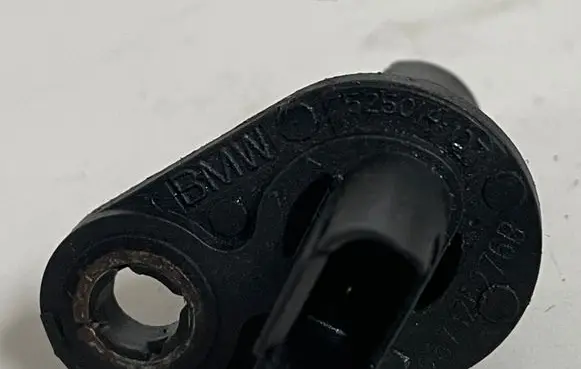 BMW 1 E81 E87 Camshaft position sensor 7525014