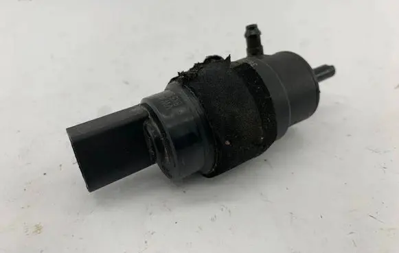 Audi A6 S6 C7 4G Windscreen/windshield washer pump 8K5955647