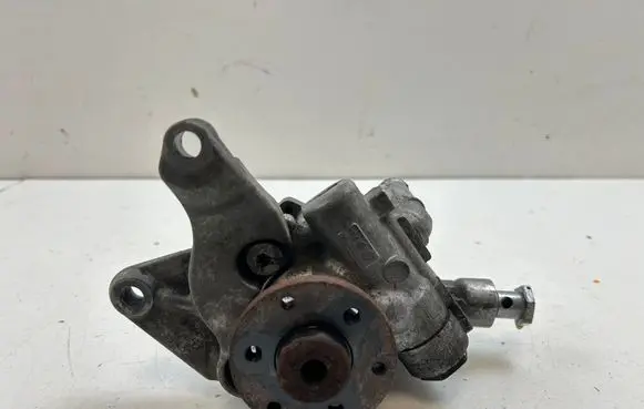BMW 3 E92 E93 Power steering pump 6779245 677924503