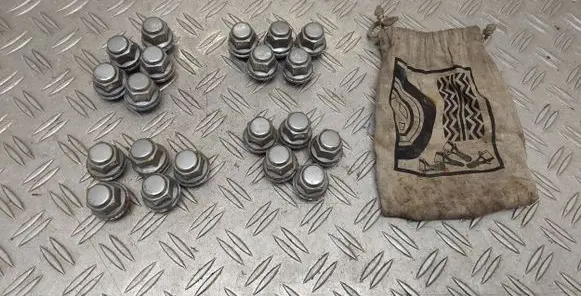 Nuts/bolts