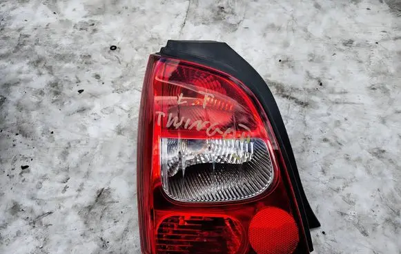 Renault Twingo II Rear/tail lights 8200387888