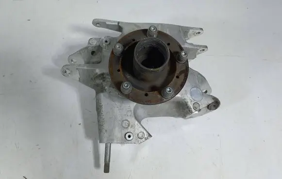 Porsche 911 Stub axle 9113316118 28B837031A