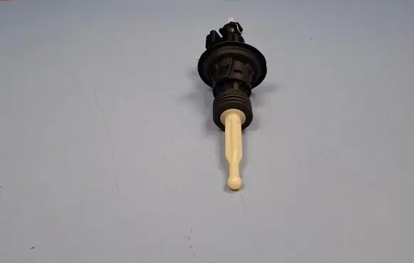 Peugeot 5008 II Clutch master cylinder 9809425480