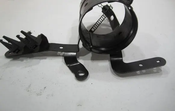 Audi A4 S4 B6 8E 8H Fuel filter bracket/mount holder 8E0201987C