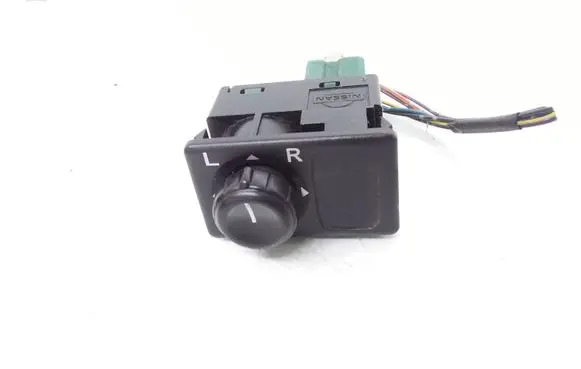 Nissan Primera Wing mirror switch