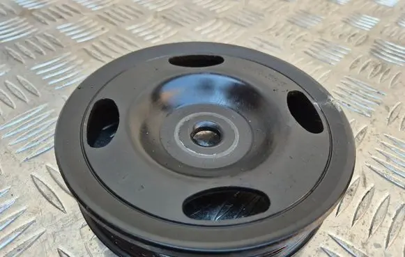 Volkswagen Golf Plus Crankshaft pulley 03D105255D