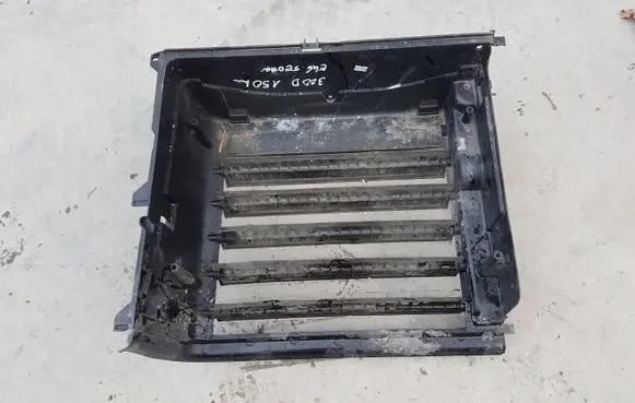 BMW 3 E46 Radiator trim 1570480