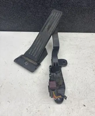 KIA Sorento Accelerator throttle pedal
