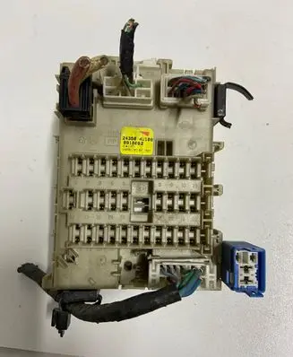 Nissan Almera Tino Fuse box set 243504U100 0918002