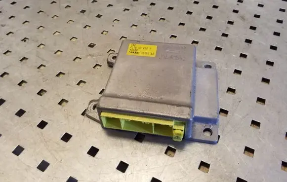 Mazda Premacy Airbag control unit/module C17657K30B
