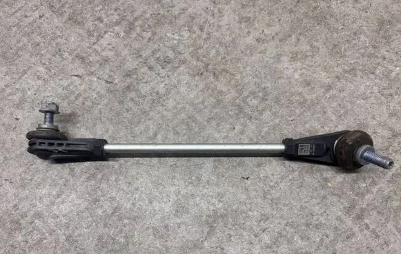 BMW i4 Front anti-roll bar/stabilizer link 6893360