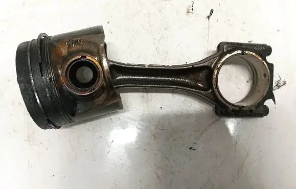 Volkswagen Polo IV 9N3 Piston with connecting rod 045b v300