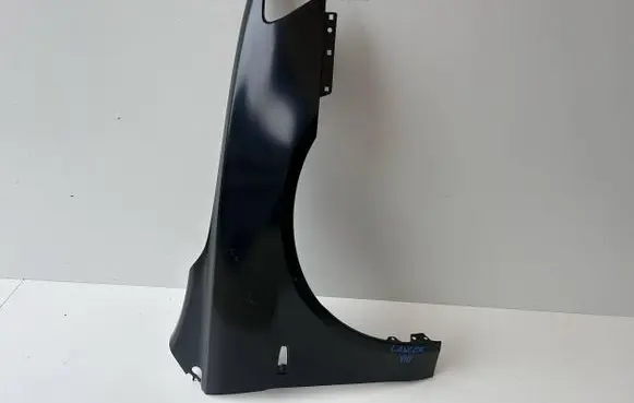 Mitsubishi Lancer VIII Fender