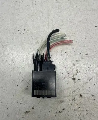 BMW 3 E90 E91 Seat heating relay 713878710