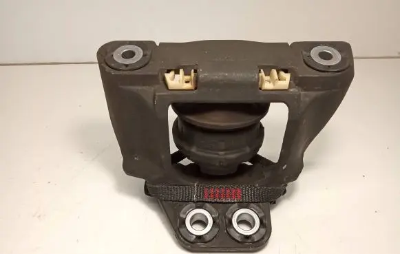 Engine mount bracket