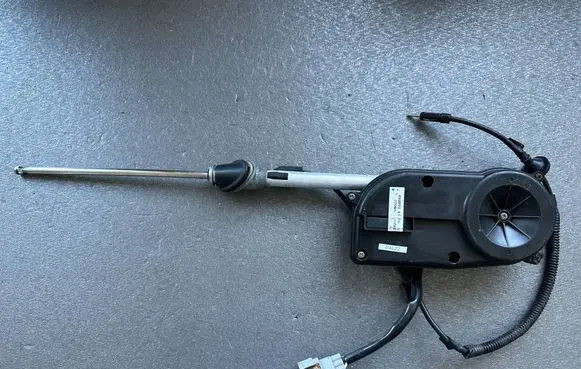 Nissan Patrol Y61 Radio antenna 28200VB000