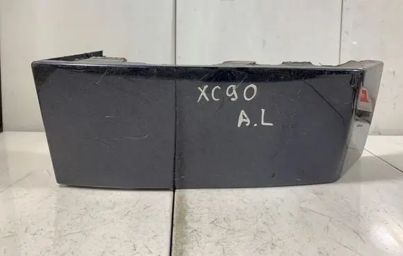 Volvo XC90 Rear/tail light trim molding 8620820