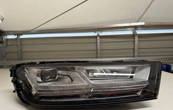 Audi Q7 4M Headlight/headlamp 4M0941034