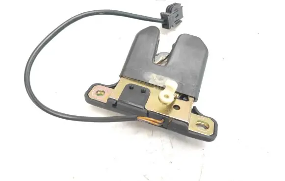 Audi A8 S8 D2 4D Tailgate/trunk/boot lock/catch/latch 4A5827505H