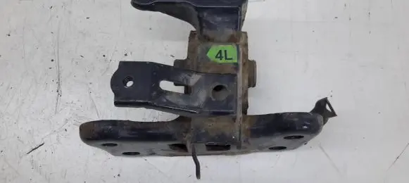 Toyota Auris 150 Engine mount bracket