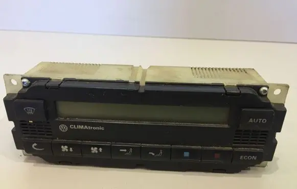 Volkswagen PASSAT B5 Climate control unit 3B1907044A