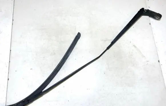 Peugeot 3008 I Front wiper blade arm 9672059680