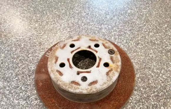 Toyota Avensis T250 Rear brake disc