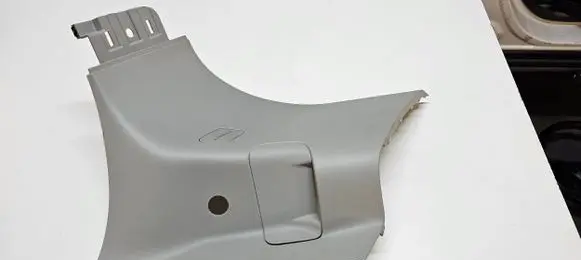 (D)pillar trim (top)