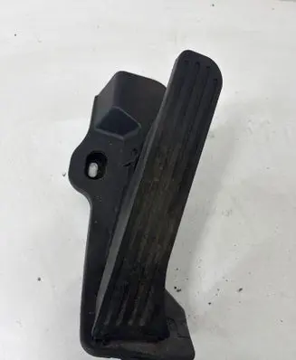Audi Q3 8U Accelerator throttle pedal 65102100