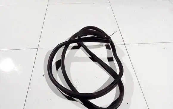Saab 9-5 Rubber seal front coupe door 