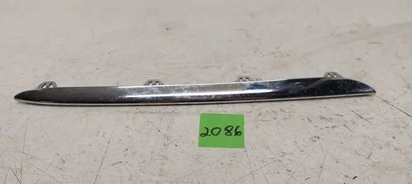 Front bumper splitter molding